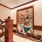- Butikowe شقة