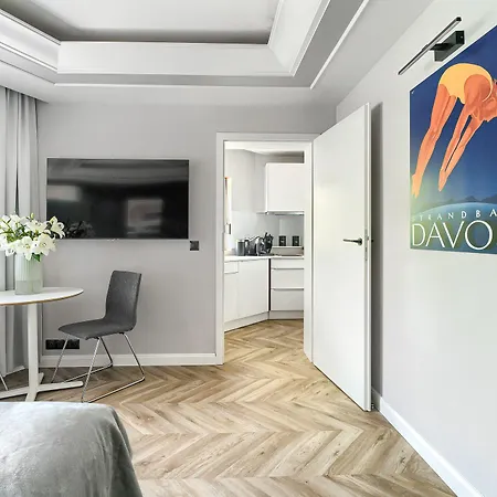 - Butikowe Lejlighed