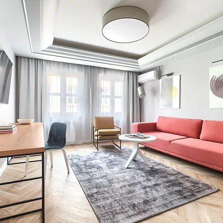 - Butikowe Lejlighed *